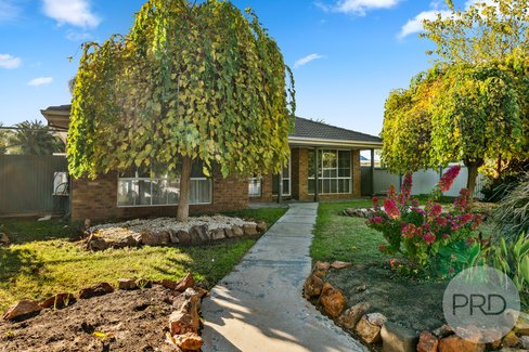 12-14 Anna Street, URANA NSW 2645