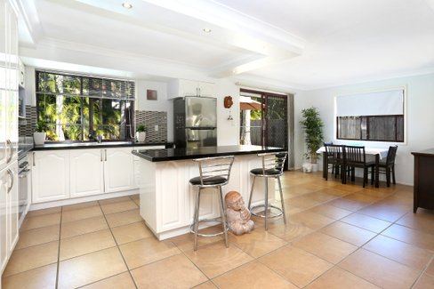 12 Angaston Avenue, CARRARA QLD 4211