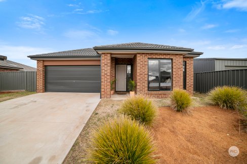 12 Atherton Street, HUNTLY VIC 3551