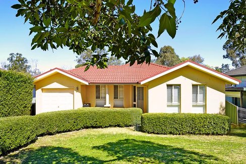 12 Balmoral Drive, CAMBRIDGE PARK NSW 2747