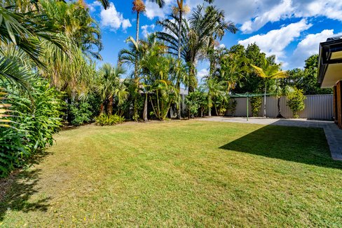 12 Barrier Reef Drive, Mermaid Waters QLD 4218