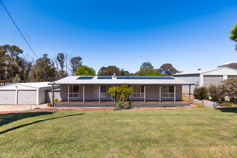 12 Bonza Crescent, BATLOW NSW 2730