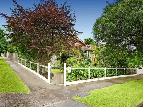 12 Carson Avenue Mont Albert 3127