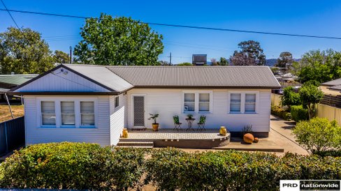 12 Cobley Avenue, TAMWORTH NSW 2340