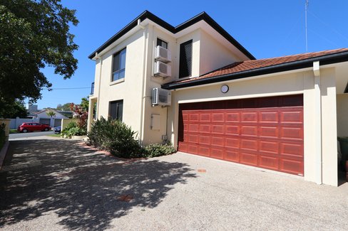 12 College Avenue, SOUTHPORT QLD 4215