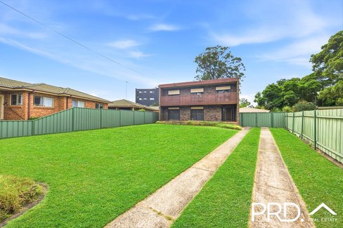 12 Cook Crescent, EAST HILLS NSW 2213