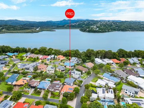 1/2 Daintree Close, BANORA POINT NSW 2486