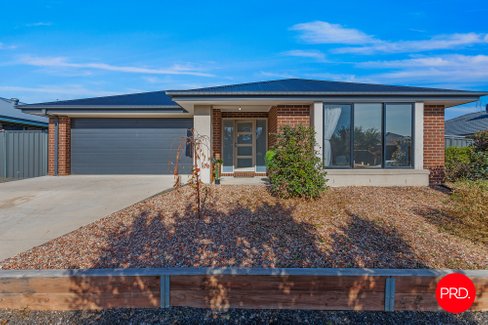 12 Daisy Street, HUNTLY VIC 3551