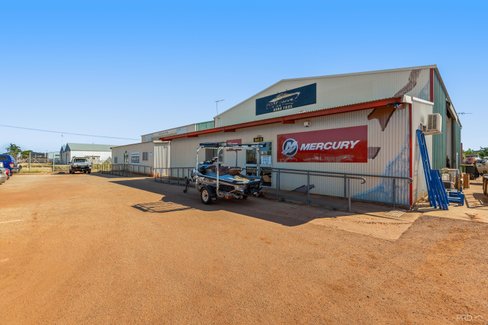 1/2 Decastilla Street, MINYIRR WA 6725