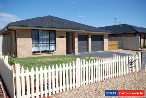 12 Deniston Circuit, BUNGENDORE NSW 2621