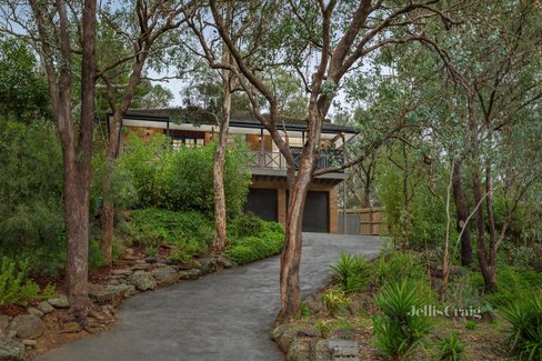 12 Dunstan Drive Hurstbridge 3099