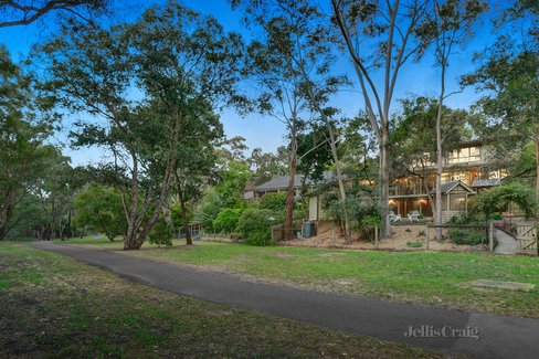 12 Fairdale Court Eltham 3095