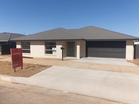12 Francis Avenue, TAMWORTH NSW 2340