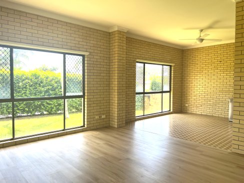 12 Galleon Way, CURRUMBIN WATERS QLD 4223