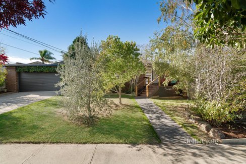 12 Gauntlet Avenue Glen Waverley 3150