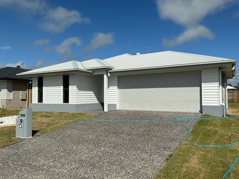 12 Grassbird Circuit, WONDUNNA QLD 4655
