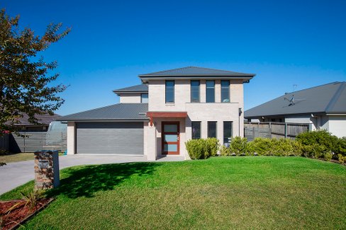 12 Gumnut Way, ABERGLASSLYN NSW 2320