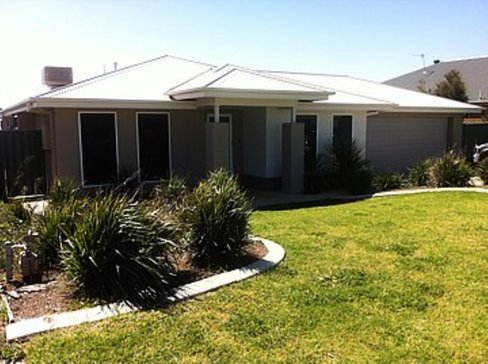 12 Hazelwood Drive, FOREST HILL NSW 2651