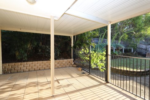 1/2 Hellman Street, MOLENDINAR QLD 4214