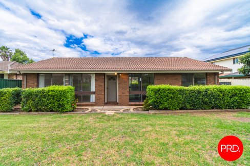 12 Hyacinth Avenue, MACQUARIE FIELDS NSW 2564