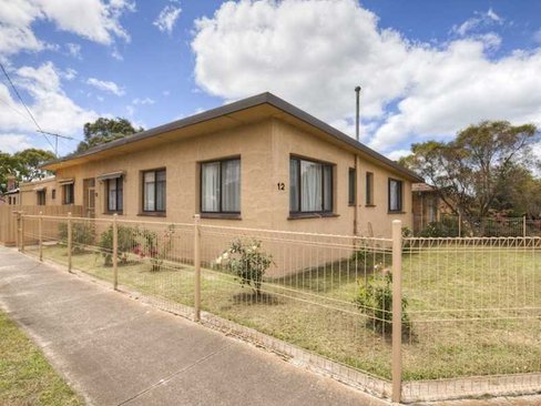 12 June Avenue Hamlyn Heights 3215