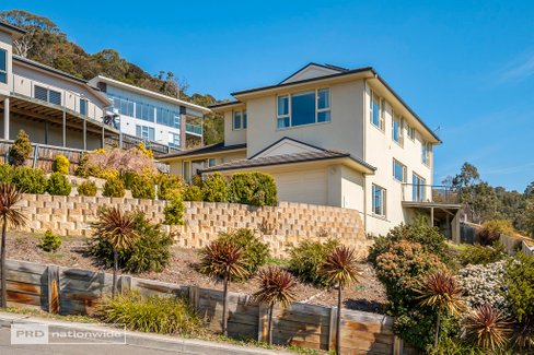 12 Keith White Crescent, MOUNT STUART TAS 7000