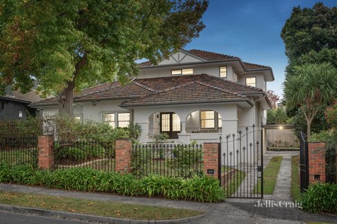 12 Kennealy Street Surrey Hills 3127