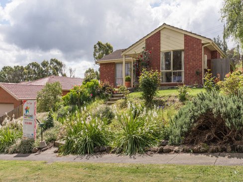 12 Kirkford Drive Mooroolbark 3138