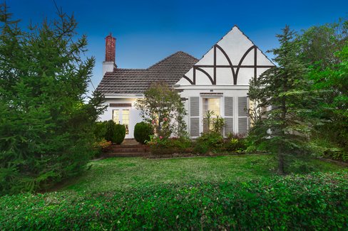 12 Lansell Crescent Camberwell 3124