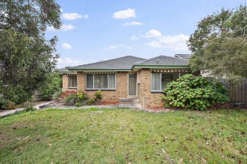 12 Lansell Road  Mooroolbark 3138