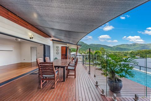 12 Links Drive, CANNONVALE QLD 4802