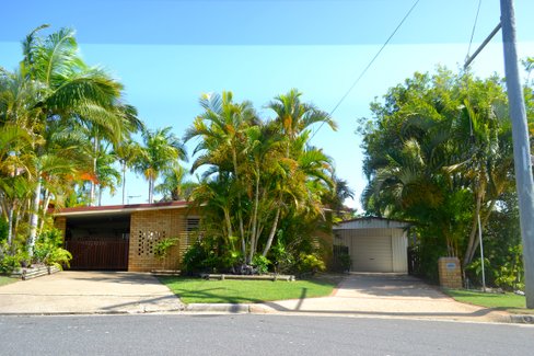 12 MARQUIS Court, TANNUM SANDS QLD 4680