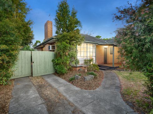 12 Mill Avenue Forest Hill 3131