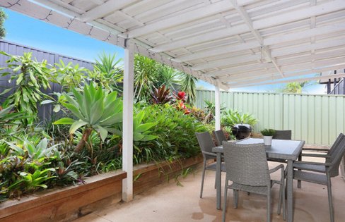 1/2 Morinda Way, Labrador QLD 4215