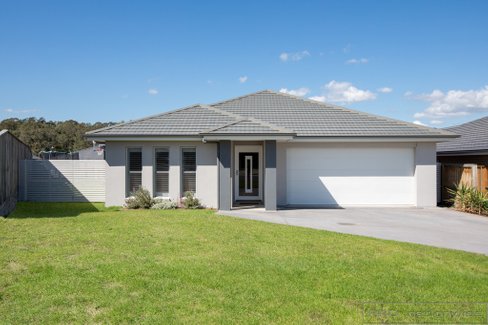 12 Mountain Street, CHISHOLM NSW 2322