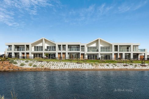 12 Oyster Lane Point Lonsdale 3225