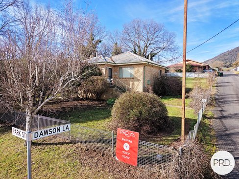 12 Park St, TUMBARUMBA