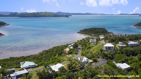 12 Passage Avenue, SHUTE HARBOUR QLD 4802