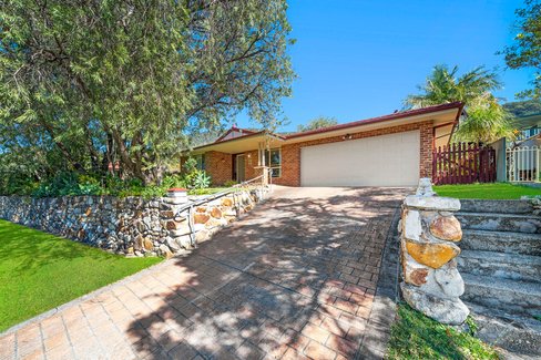 12 Peach Grove, LAURIETON NSW 2443