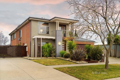 12 Peppertree Court Alfredton 3350