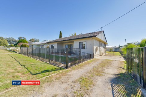 12 Preston Avenue, TAMWORTH NSW 2340