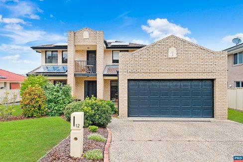 12 Prince of  Wales Drive, DUNBOGAN NSW 2443