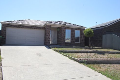 12 Rachel Court, SEBASTOPOL VIC 3356