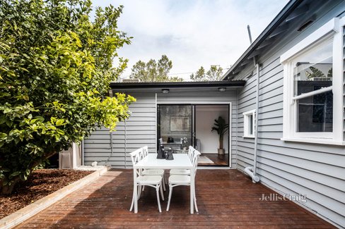 12 Raphael Street Abbotsford 3067