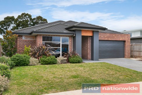 12 Regal Drive, ALFREDTON VIC 3350