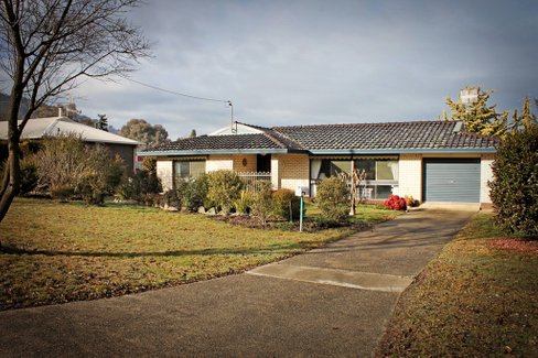 12 Regent Street, TUMBARUMBA NSW 2653