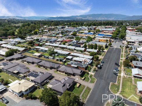 12 Russell Street, TUMUT NSW 2720
