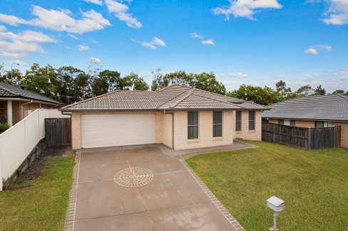 12 Semillion Ridge, GILLIESTON HEIGHTS NSW 2321