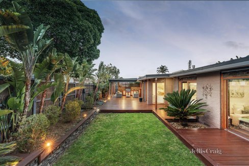 12 Shearman Crescent Mentone 3194