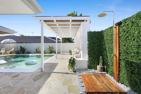12 Sitella Crescent, BURLEIGH WATERS QLD 4220